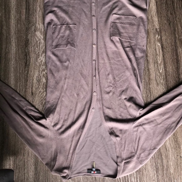 Yest Cardigan - Picture 7 of 9